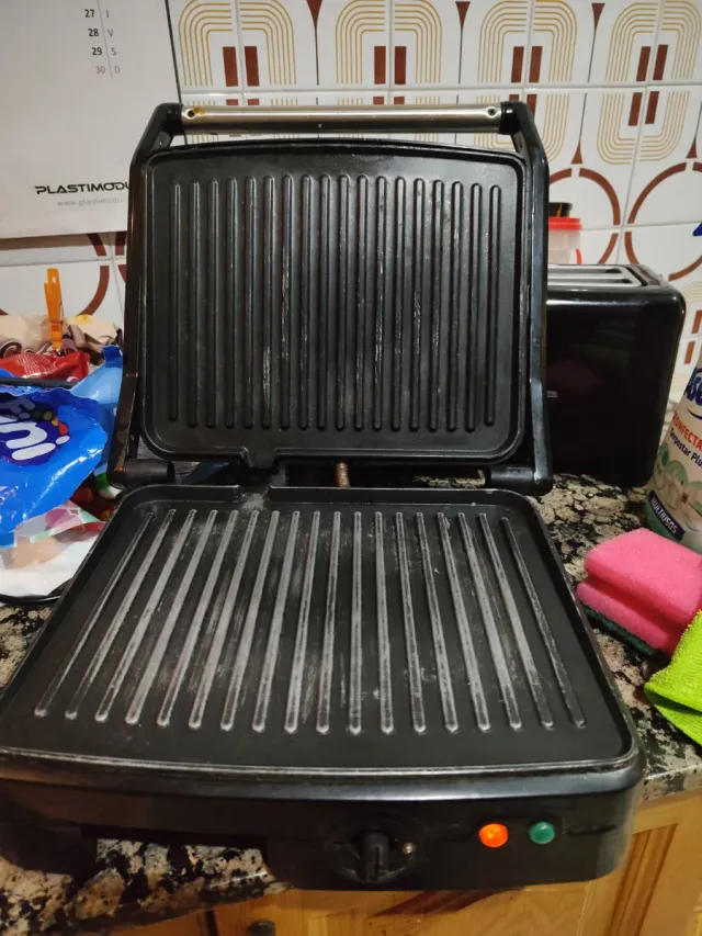 Piastra elettrica Thulos con superficie per grigliare