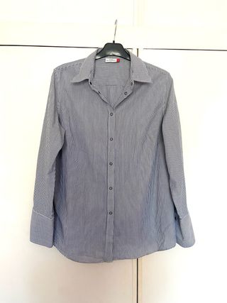 Camisa de rayas de mujer