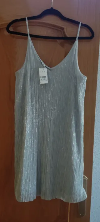 Vestido plateado brillante