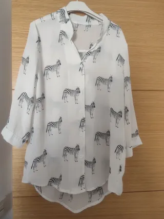 Camisa con estampado de cebras