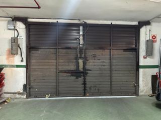 Puerta de garaje abatible