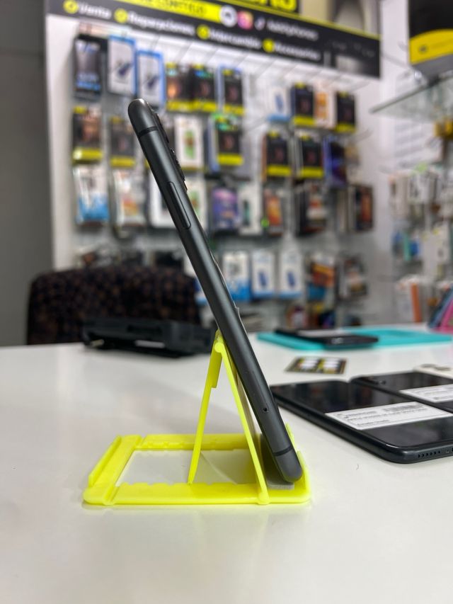 iPhone 11 64GB Negro Semi Nuevo