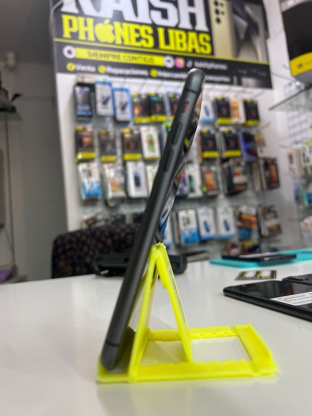 iPhone 11 64GB Negro Semi Nuevo