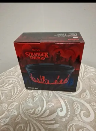 Set Ciotola dinner set Stranger Things Netflix