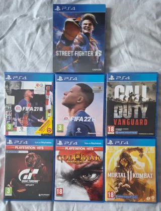 PS4 500GB + 2 Mandos + 7 Juegos + 1 cargador