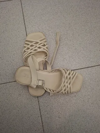 Sandalias Zara Beige Niña