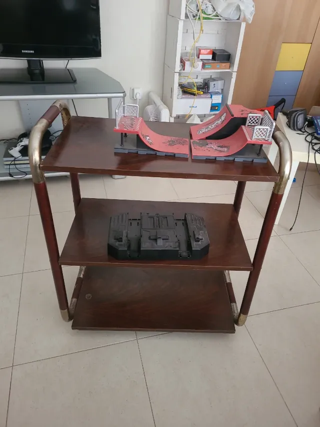 Estantería con ruedas