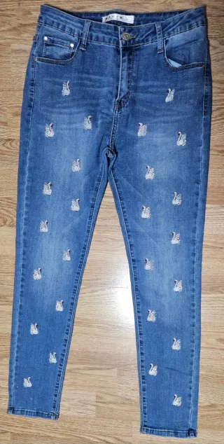 Jeans pitillo Sixte con cisnes bordados