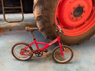 Bicicleta infantil roja