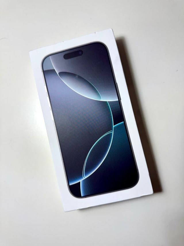 iPhone 16 Pro Max 256Gb / PRECINTADO