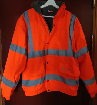 Chaqueta Bomber Impermeable con reflectantes.