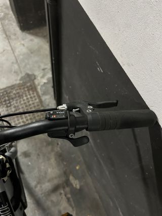 Bicicleta Decathlon Gris y Negra