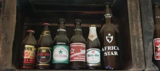 Bottiglie di birra antiche Damm, Africa Star, Go