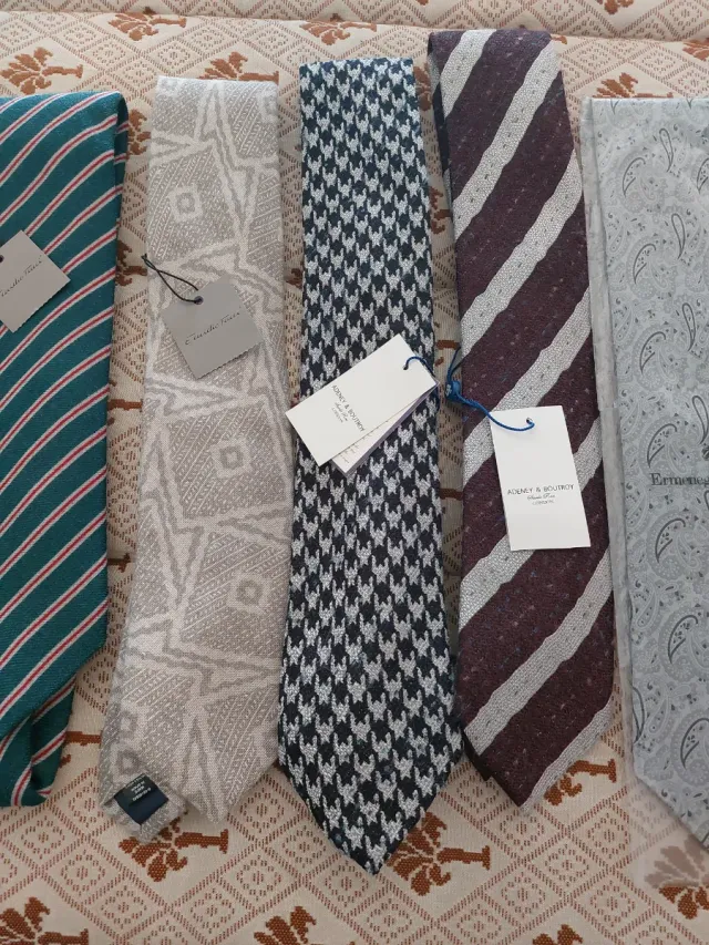 8 Corbatas Nuevas con Etiquetas