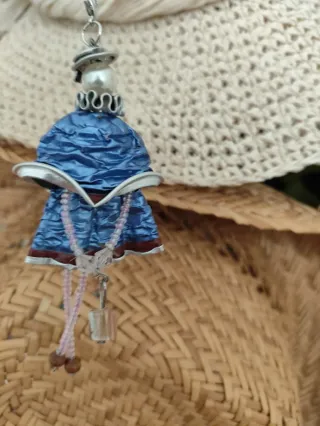 Ciondolo bambolina handmade rossa e argento