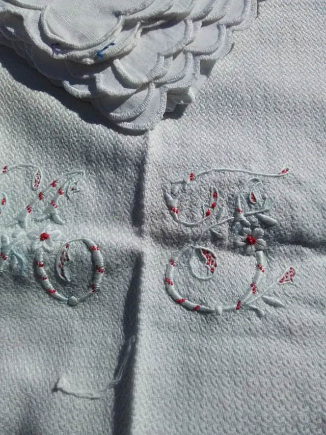 Mantel y servilletas antiguos de lino