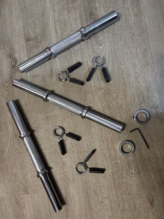 Rack de gimnasio con banco y accesorios