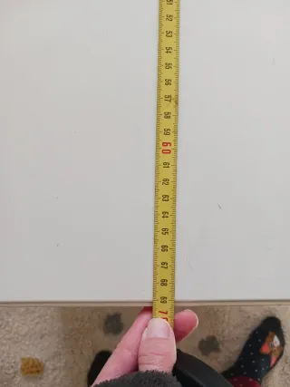 Mueble IKEA EKET con patas de madera