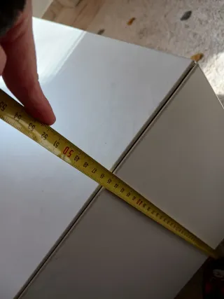 Mueble IKEA EKET con patas de madera