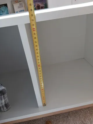 Mueble IKEA EKET con patas de madera