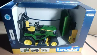 Maqueta Bruder Tractor Cortacésped John Deere