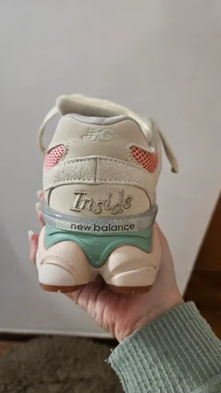 New Balance 9060 Beige/Rosa