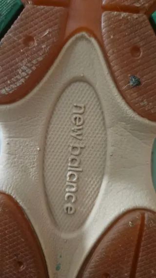 New Balance 9060 Beige/Rosa