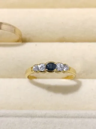 Anillo Zafiro y Moissanitas 18k