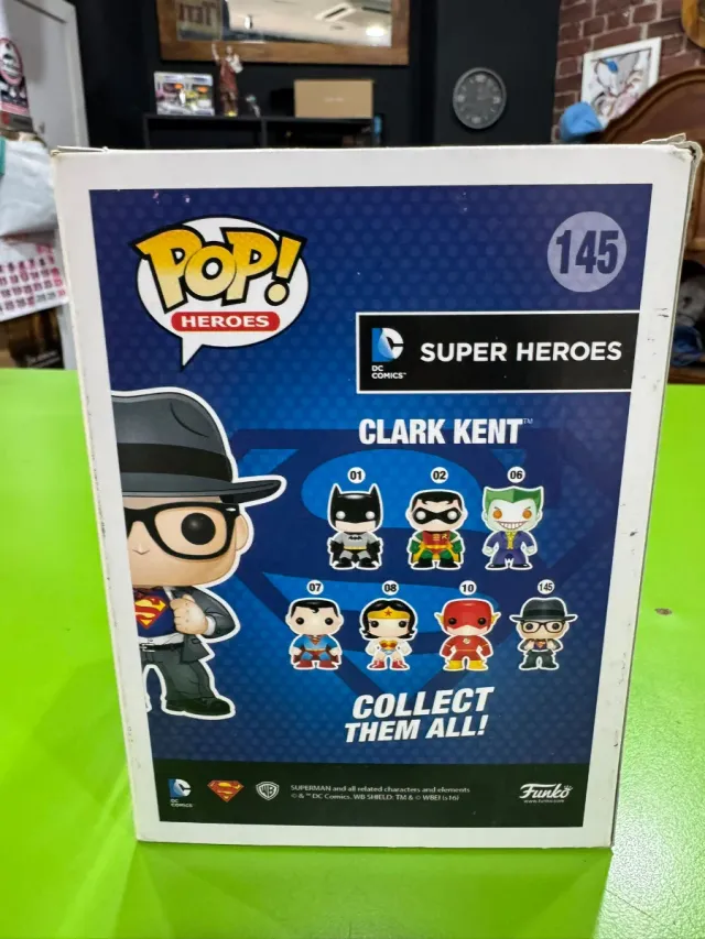 Funko Pop! Clark Kent 145 DC Super Heroes