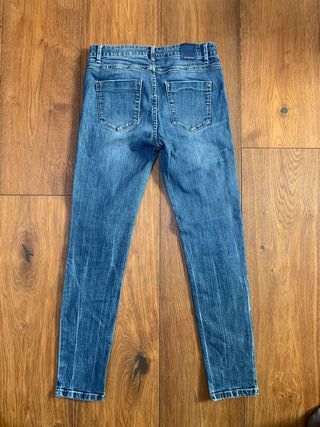 Jeans a vita alta attillati