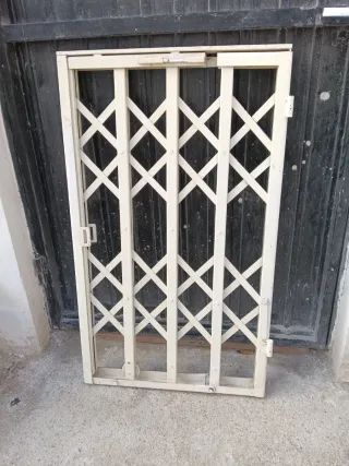 Reja de tijera extensible Medidas 60 x 100 cm