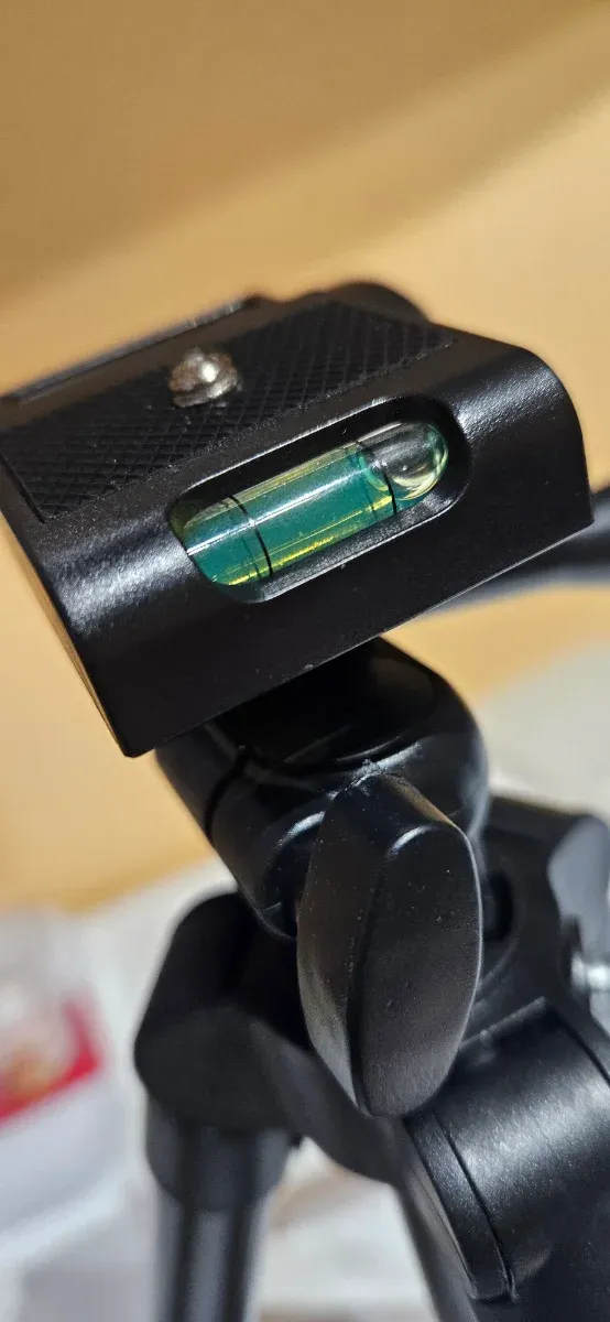 Trípode para móvil y camara de fotos con nivel