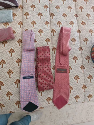 3 Corbatas como nuevas