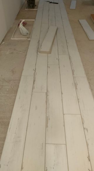 Tarima flotante, puertas y rodapiés