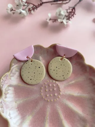 Pendientes beige y rosa