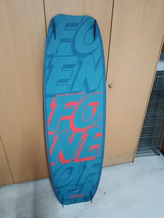 Tabla Kitesurf Roja y Azul