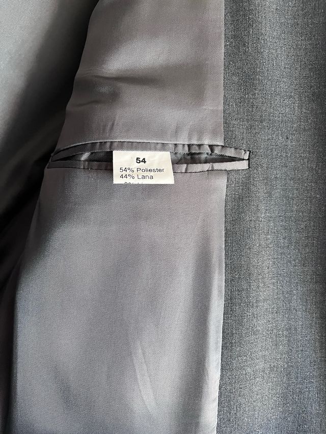 Traje de chaqueta y pantalón gris