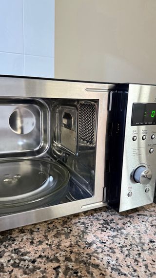 Microondas Daewoo Grill KOG-837RS (a reparar)