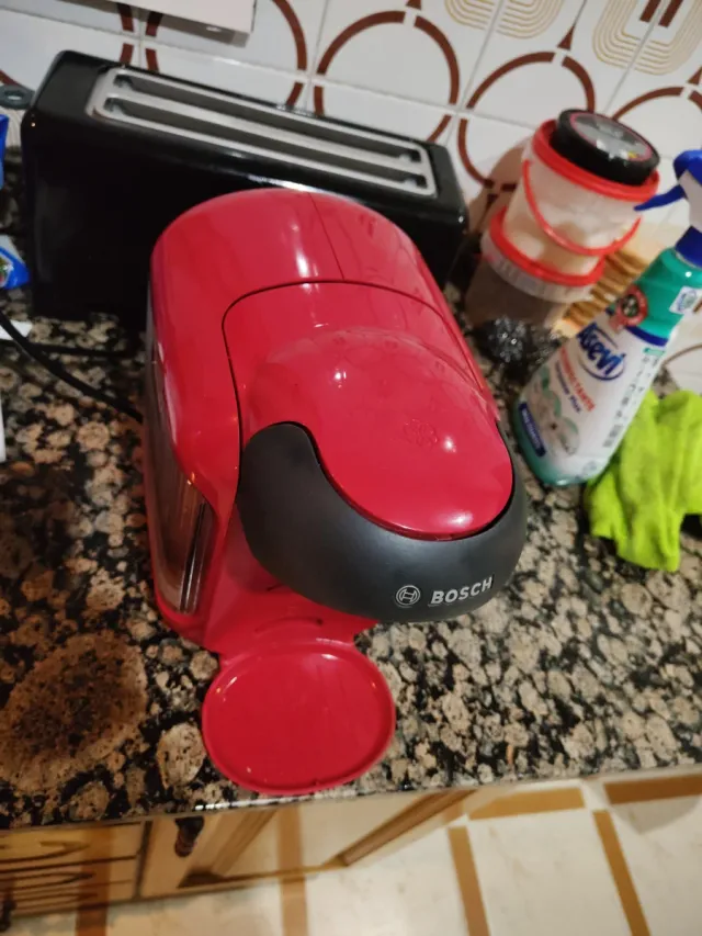 Macchina da caffè Bosch rossa