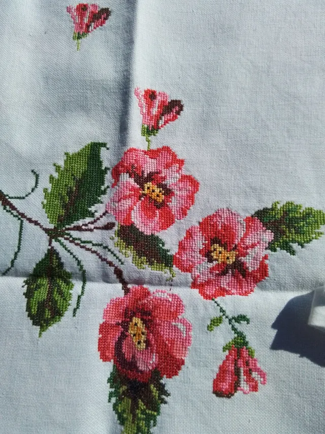 Mantel Petit Point Flores Rosas