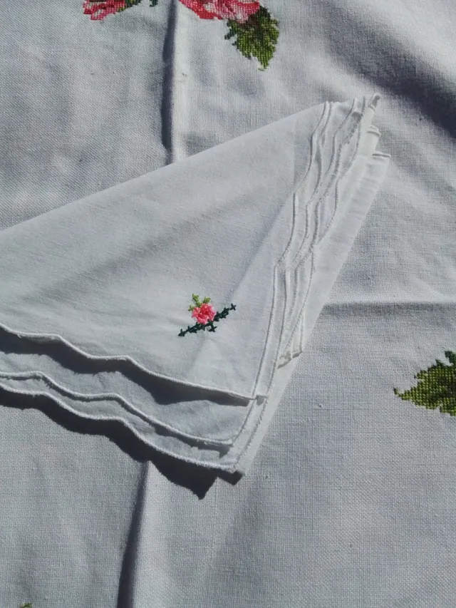 Mantel Petit Point Flores Rosas