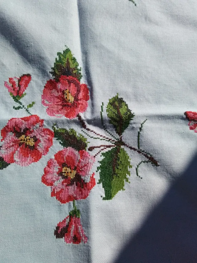 Mantel Petit Point Flores Rosas