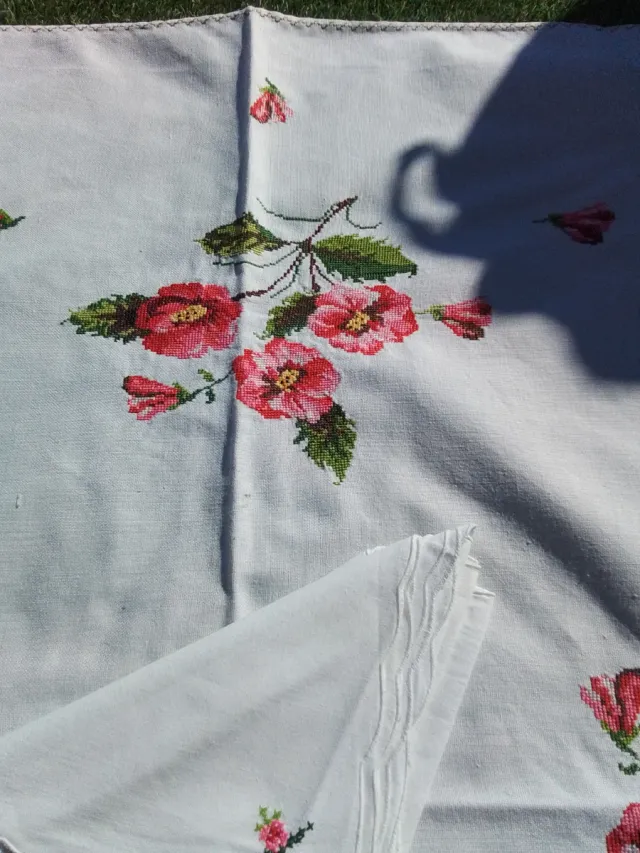 Mantel Petit Point Flores Rosas