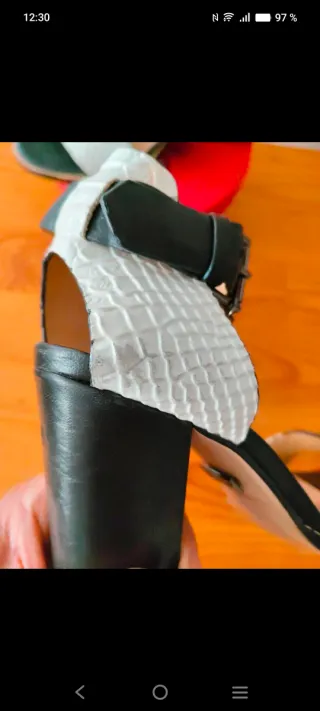 Sandalias Adolfo Domínguez Tacón Blanco y Negro