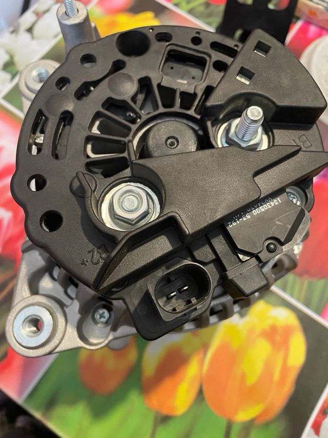 Alternador HELLA 8EL 012 430-291 14V 140A