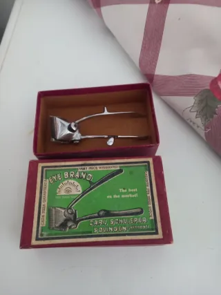 Máquina de barbear antiga Eye Brand