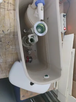 Cisterna Roca Blanca Porcelana tengo 2