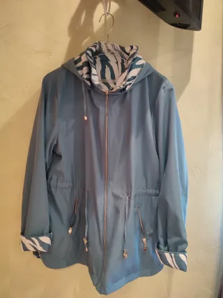 Cortavientos reversible estampado