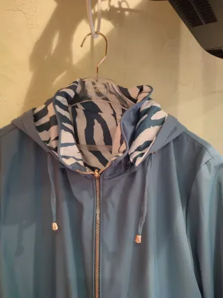 Cortavientos reversible estampado