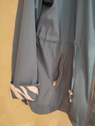 Cortavientos reversible estampado